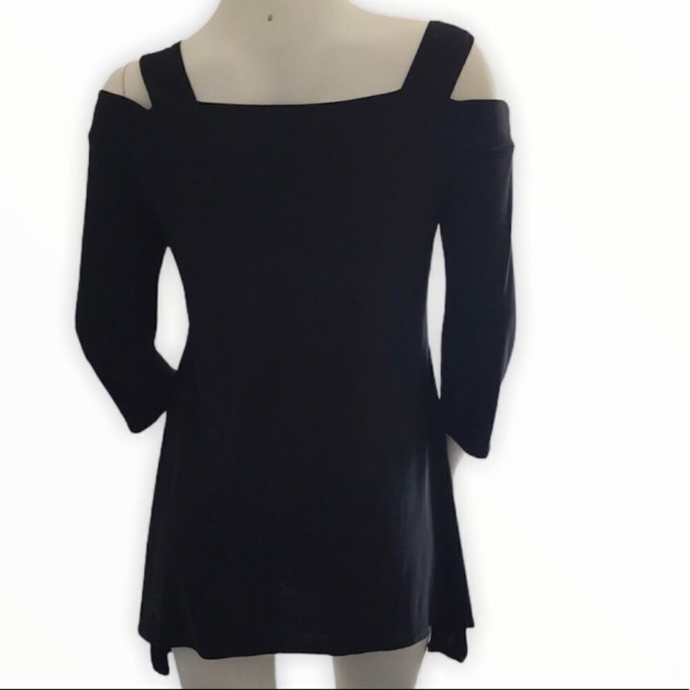 Caribe Small Black Shark Bite Cold Shoulder Top - Picture 2 of 6